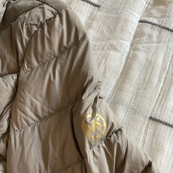 Michael Kors Coat only worn once - Picture 2 of 4